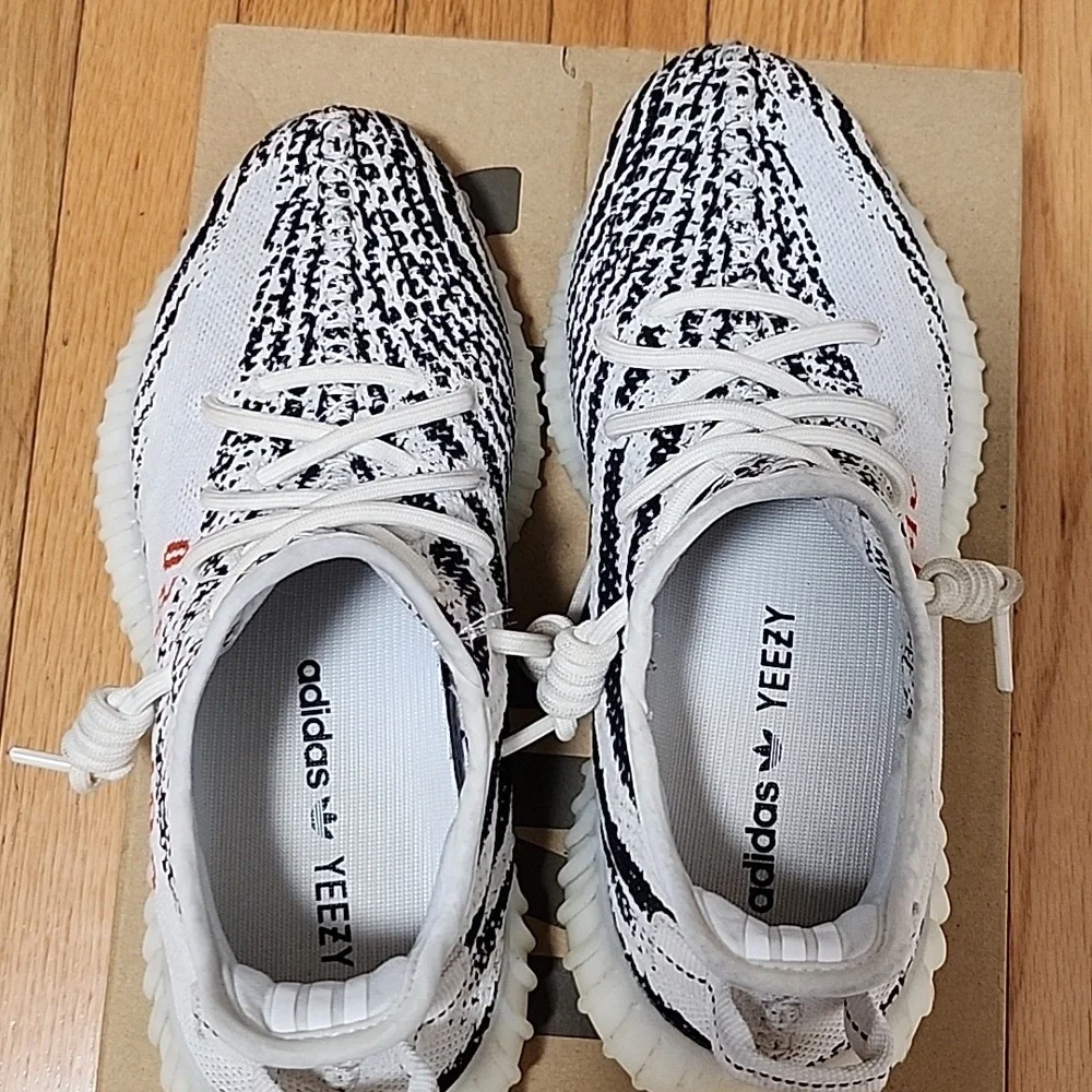Yeezy - Picture 3 of 4